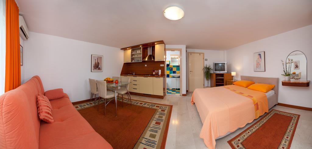 The Beach Studios & Apartments Split Room photo